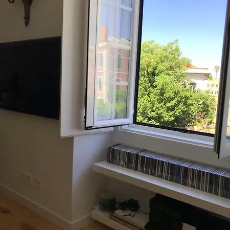 Apartment Lavra Tram Lisbon