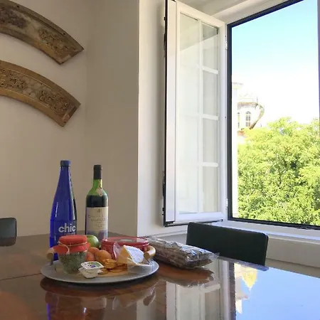 Lavra Tram דירה *